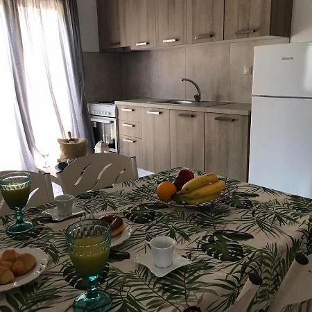 Kostas Apartment Иерисос Екстериор снимка